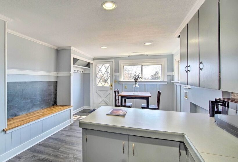 Quiet Family Home   12 Miles To Pomona State Park!