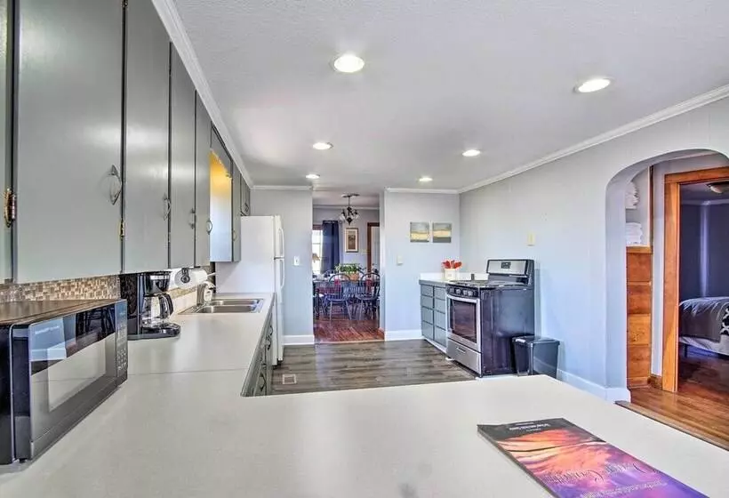 Quiet Family Home   12 Miles To Pomona State Park!