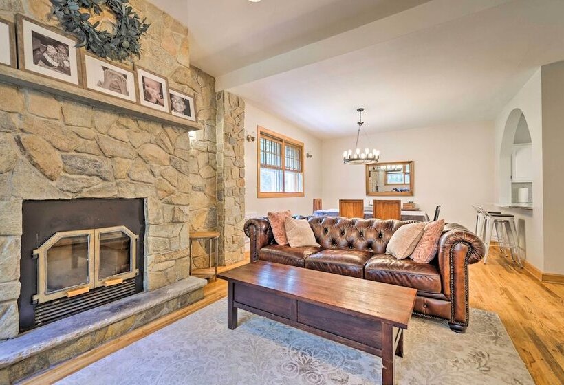 Quiet Long Pond Home On 1 Acre W/ Deck & Patio!