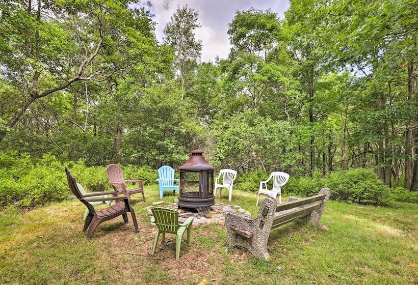 Quiet Long Pond Home On 1 Acre W/ Deck & Patio!