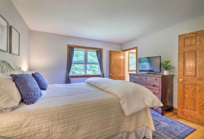 Quiet Long Pond Home On 1 Acre W/ Deck & Patio!