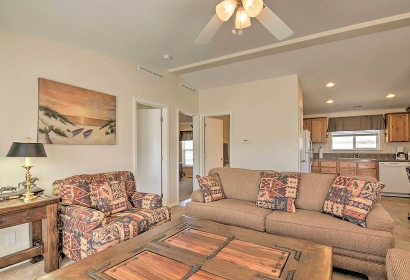 Ranch House In Boulder! Gateway To Nearby Parks!