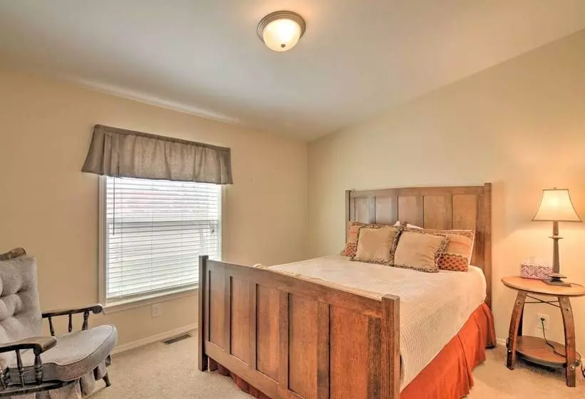 Ranch House In Boulder! Gateway To Nearby Parks!