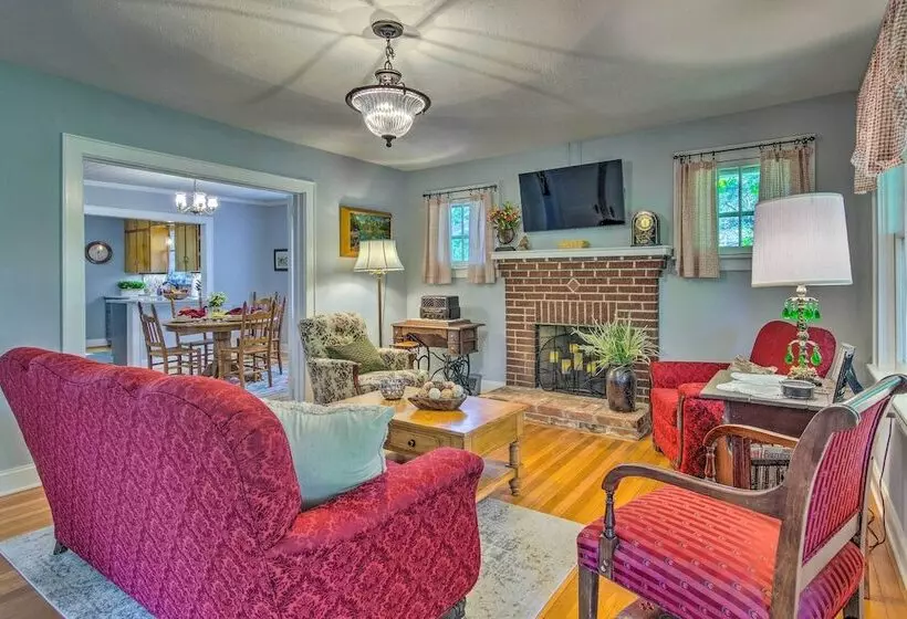 Restored Mars Hill Home On 1 Acre: Walk To Town!