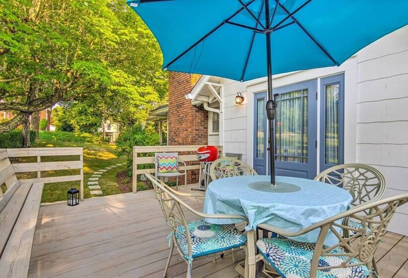 Restored Mars Hill Home On 1 Acre: Walk To Town!