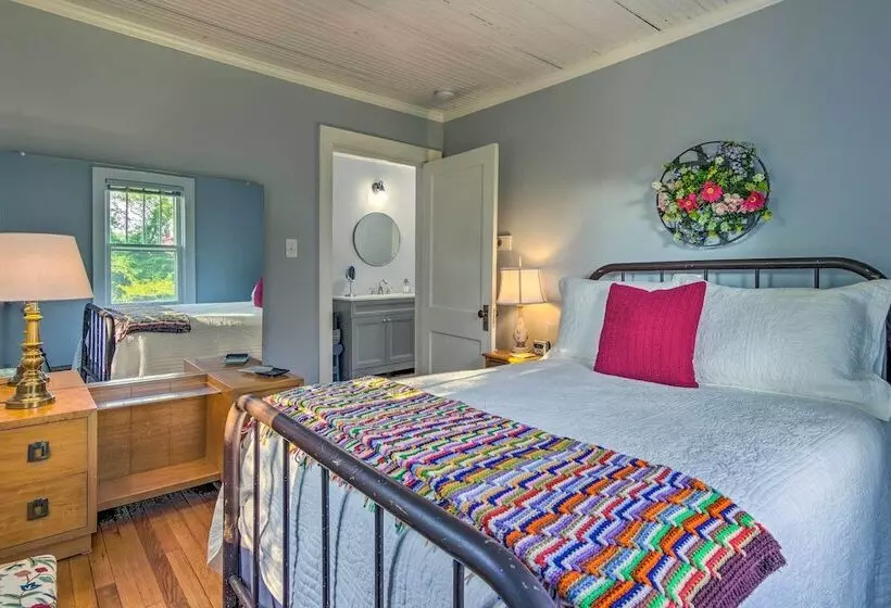 Restored Mars Hill Home On 1 Acre: Walk To Town!