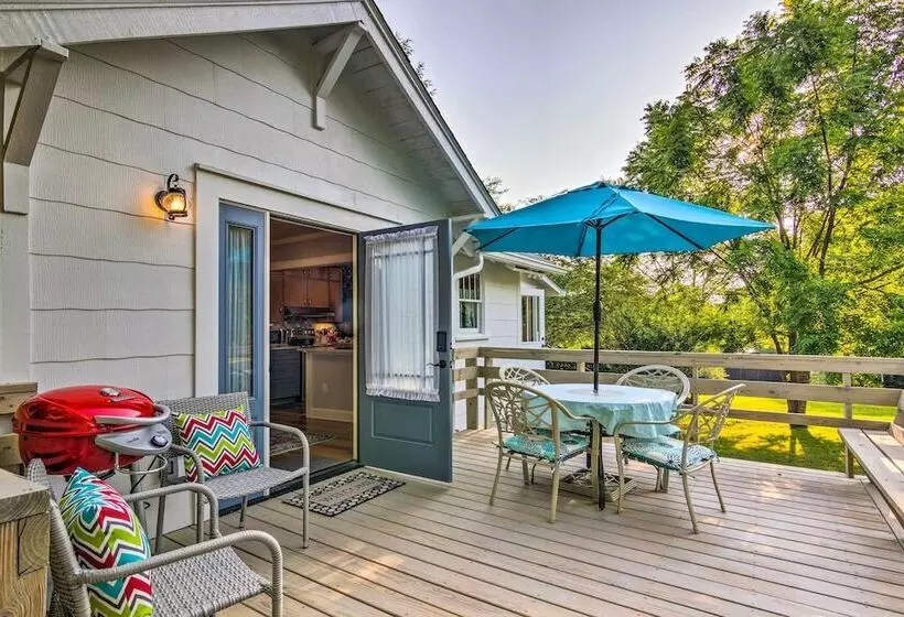 Restored Mars Hill Home On 1 Acre: Walk To Town!