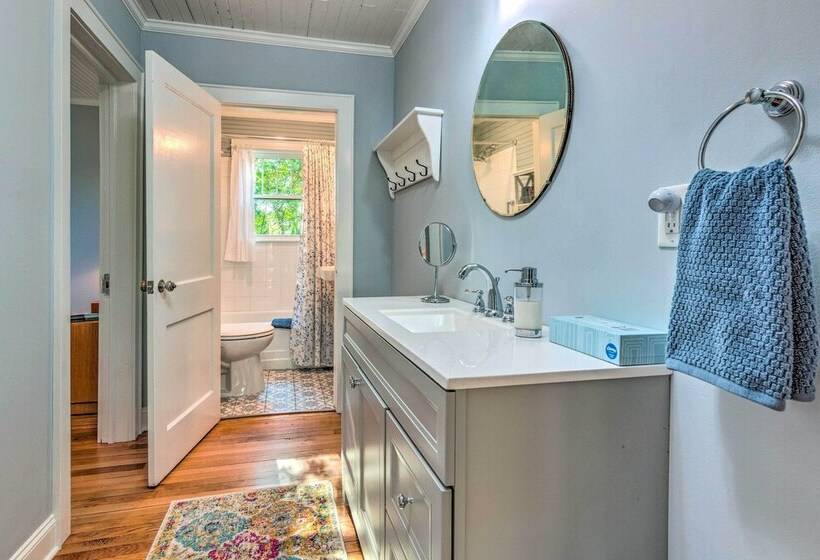 Restored Mars Hill Home On 1 Acre: Walk To Town!