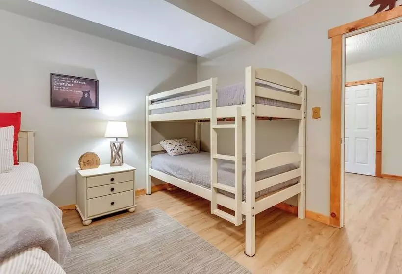 Rustic Cabin W/ Hot Tub   7 Miles To Hocking Hills