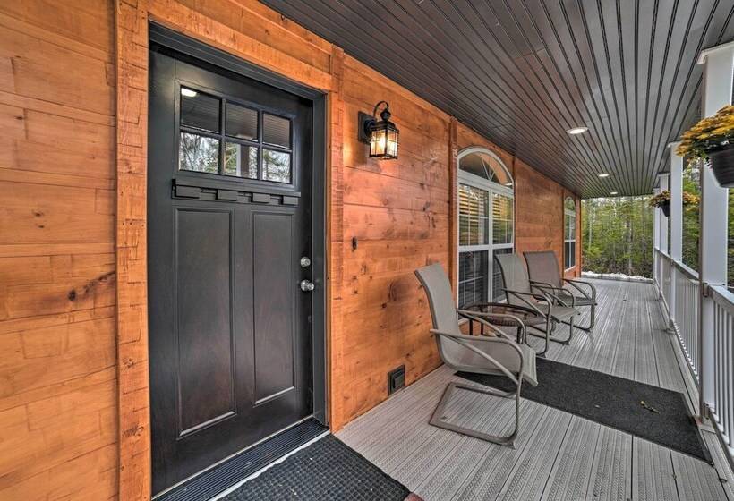 Serene Presque Isle Harbor Home On Sunrise Side!