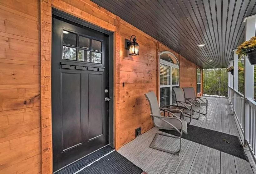 Serene Presque Isle Harbor Home On Sunrise Side!