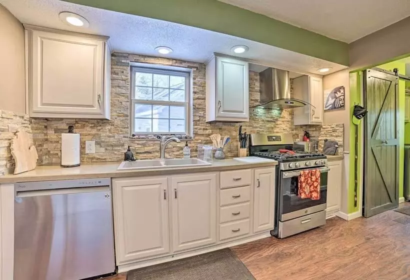 Serene Presque Isle Harbor Home On Sunrise Side!