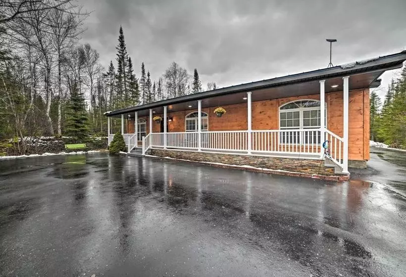 Serene Presque Isle Harbor Home On Sunrise Side!