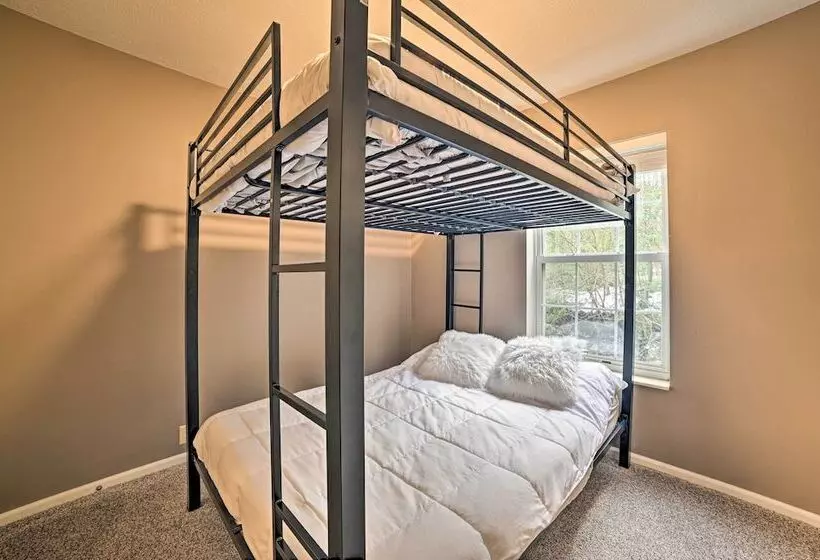 Serene Presque Isle Harbor Home On Sunrise Side!