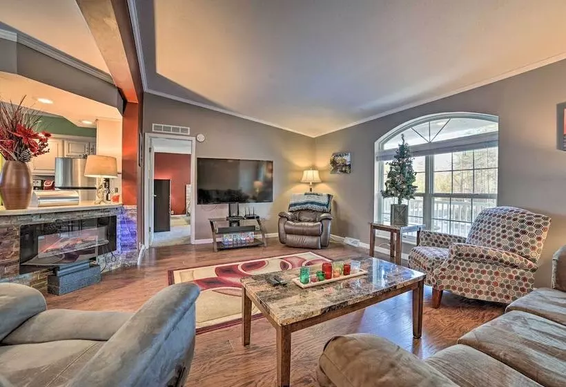 Serene Presque Isle Harbor Home On Sunrise Side!