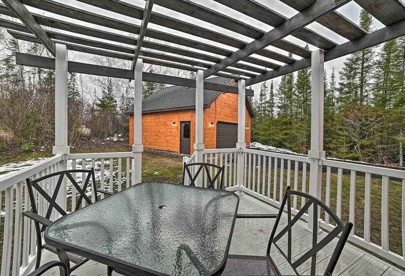 Serene Presque Isle Harbor Home On Sunrise Side!