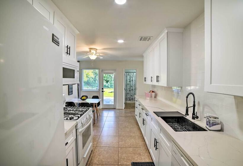 Spacious Riverside Home W/ Game Room & Yard