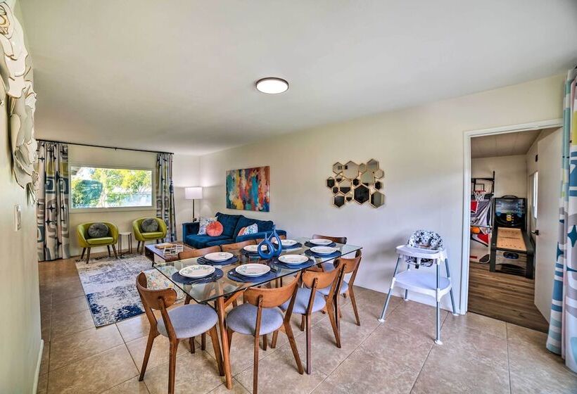 Spacious Riverside Home W/ Game Room & Yard