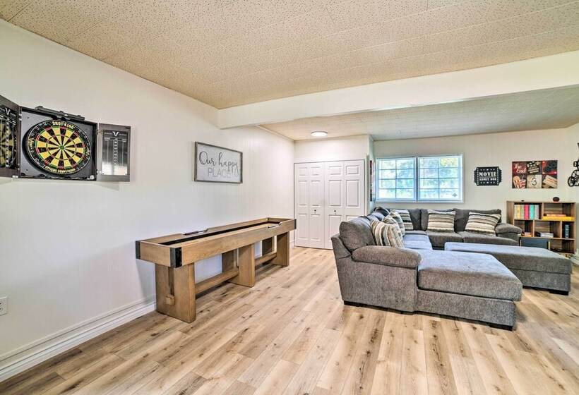 Spacious Riverside Home W/ Game Room & Yard