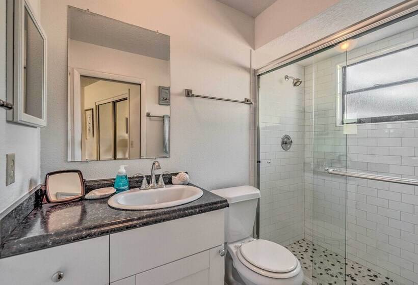 Sunny Spring Hill Hideout W/ Lanai And Pool!