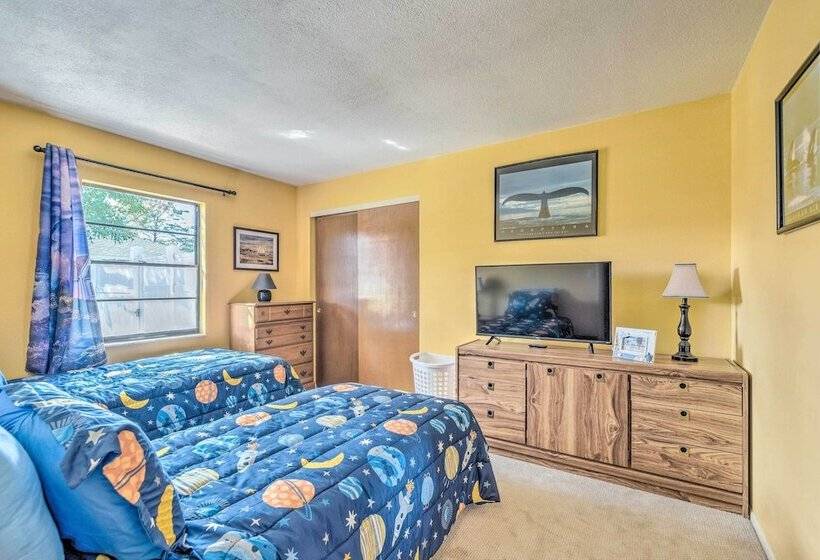 Sunny Spring Hill Hideout W/ Lanai And Pool!