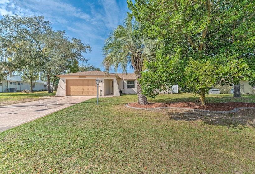 Sunny Spring Hill Hideout W/ Lanai And Pool!