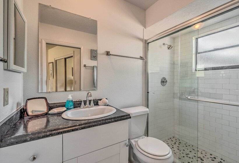 Sunny Spring Hill Hideout W/ Lanai And Pool!