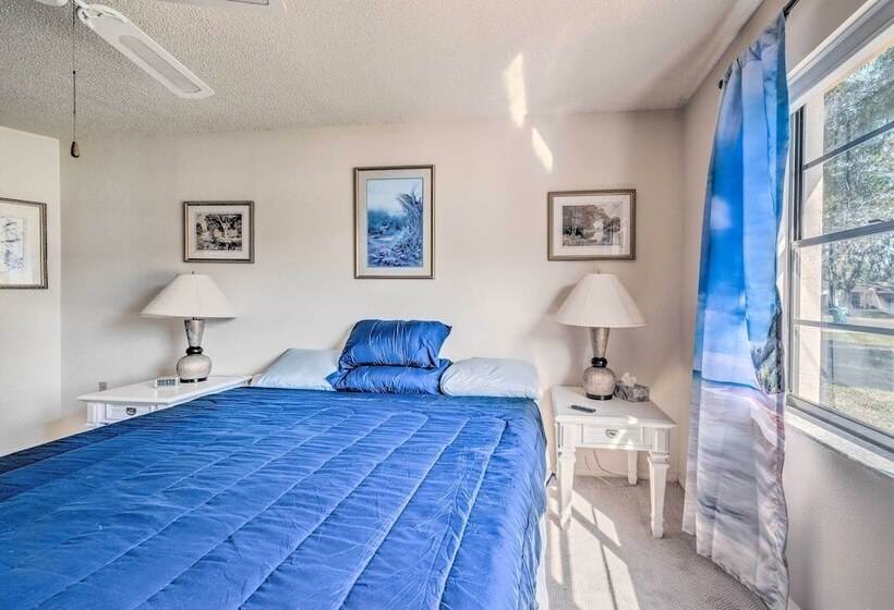 Sunny Spring Hill Hideout W/ Lanai And Pool!