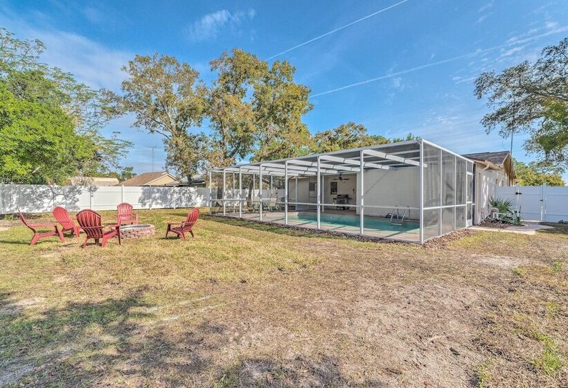 Sunny Spring Hill Hideout W/ Lanai And Pool!