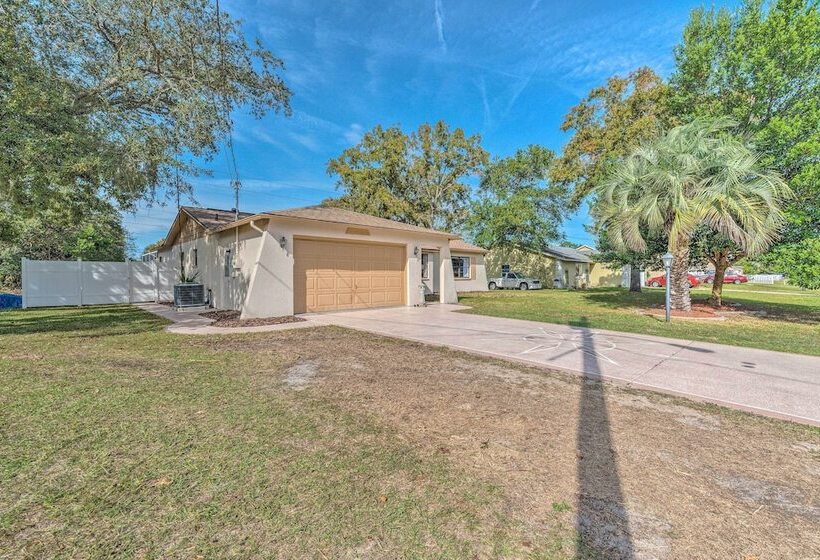 Sunny Spring Hill Hideout W/ Lanai And Pool!