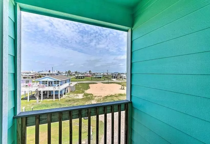 Surfside Beach Home W/ Views, Steps To Shore!