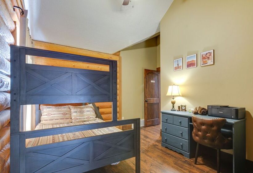 The Cliffrose Cabin Hike, Relax, Explore!