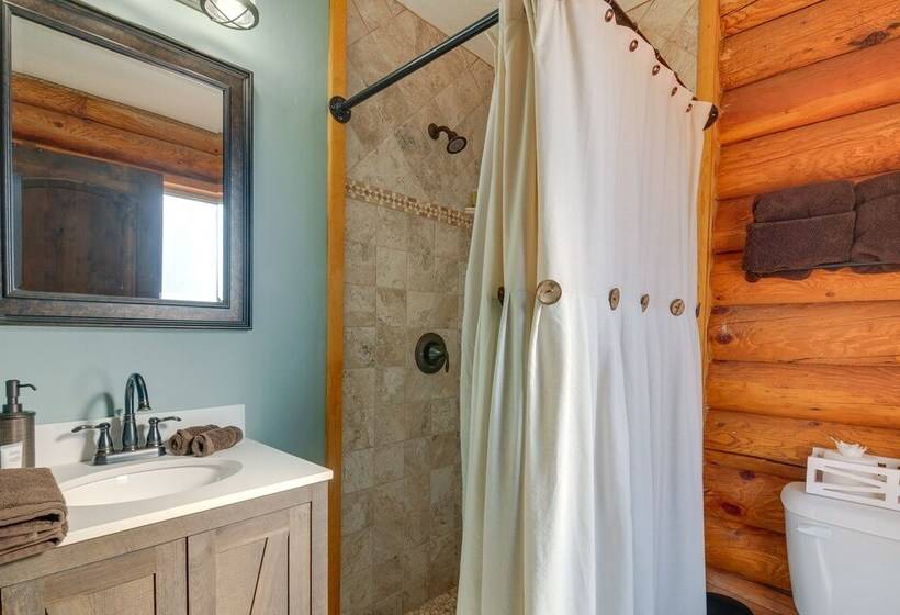 The Cliffrose Cabin Hike, Relax, Explore!