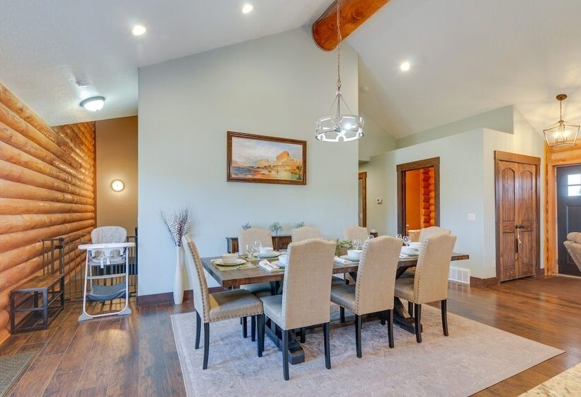 The Cliffrose Cabin Hike, Relax, Explore!