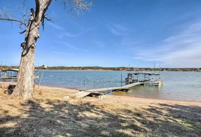 Tow Retreat On Lake Buchanan W/ Dock & Kayaks!