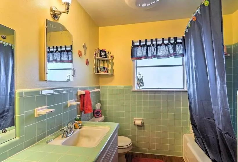 Tow Retreat On Lake Buchanan W/ Dock & Kayaks!