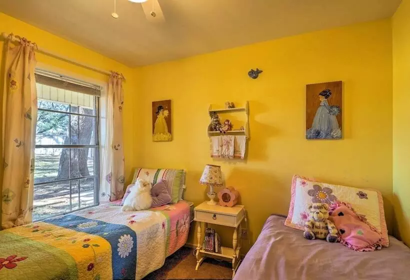 Tow Retreat On Lake Buchanan W/ Dock & Kayaks!