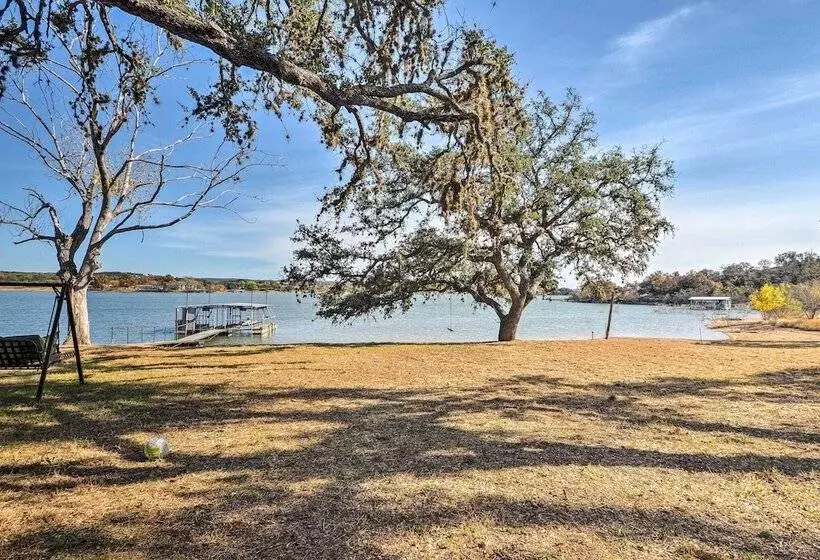 Tow Retreat On Lake Buchanan W/ Dock & Kayaks!