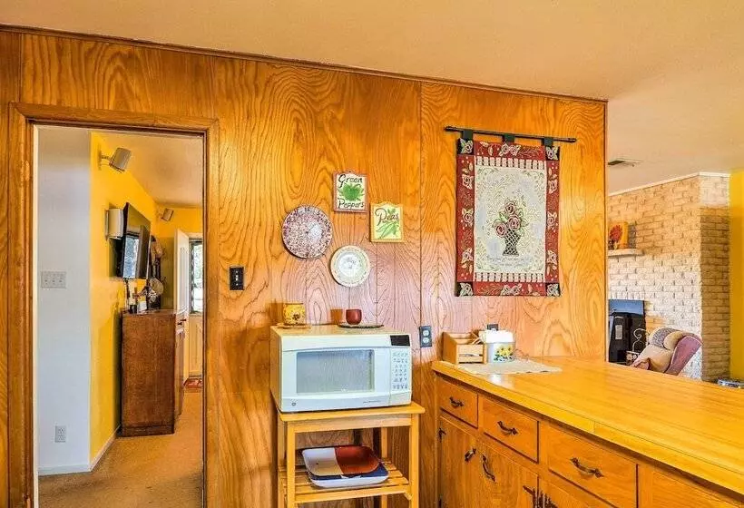 Tow Retreat On Lake Buchanan W/ Dock & Kayaks!