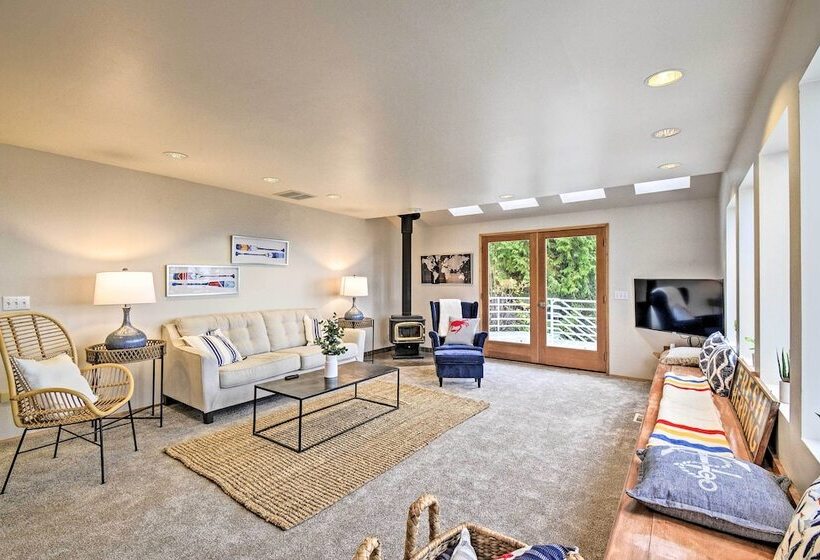 Unique Port Ludlow Home W/ 3 Decks & Hot Tub!