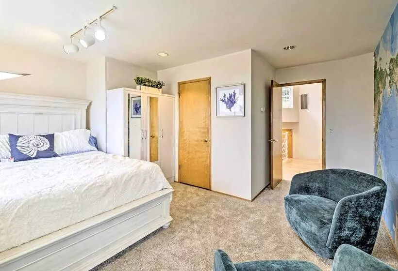 Unique Port Ludlow Home W/ 3 Decks & Hot Tub!