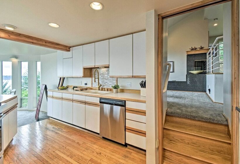 Unique Port Ludlow Home W/ 3 Decks & Hot Tub!