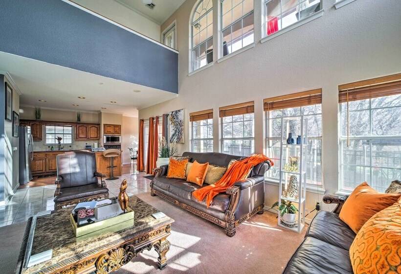 Upscale Home W/ Views & Game Room!