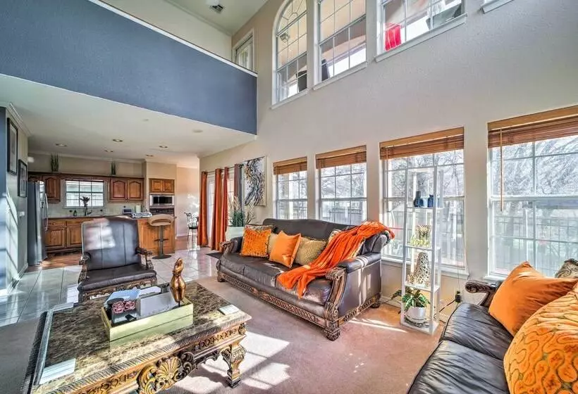 Upscale Home W/ Views & Game Room!