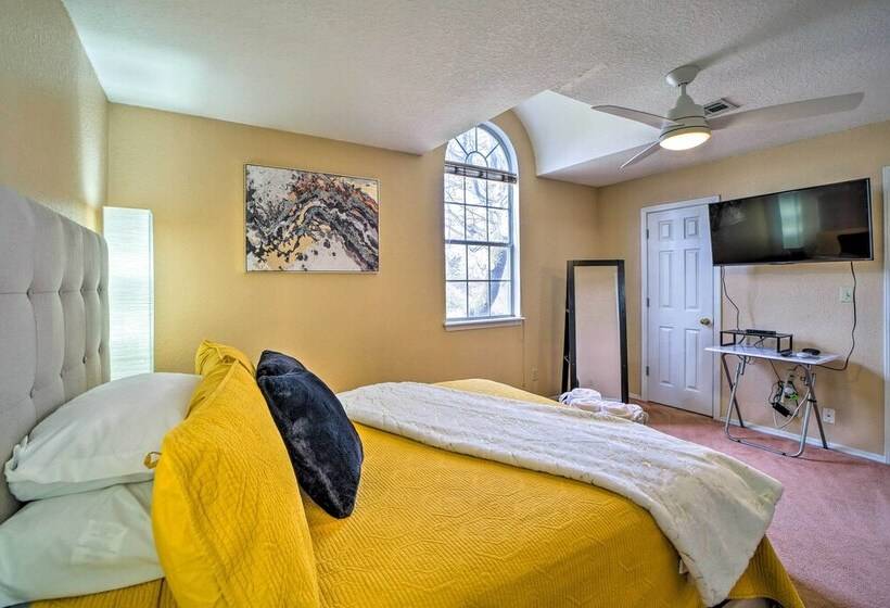 Upscale Home W/ Views & Game Room!