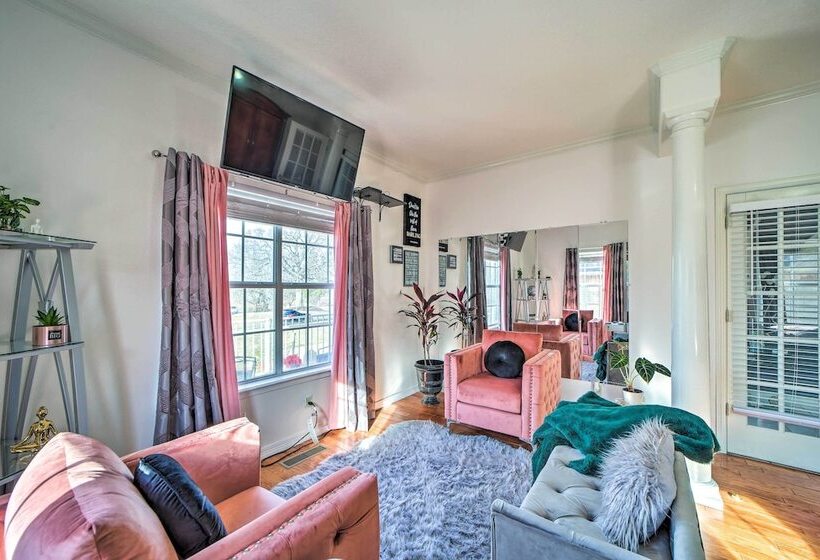 Upscale Home W/ Views & Game Room!