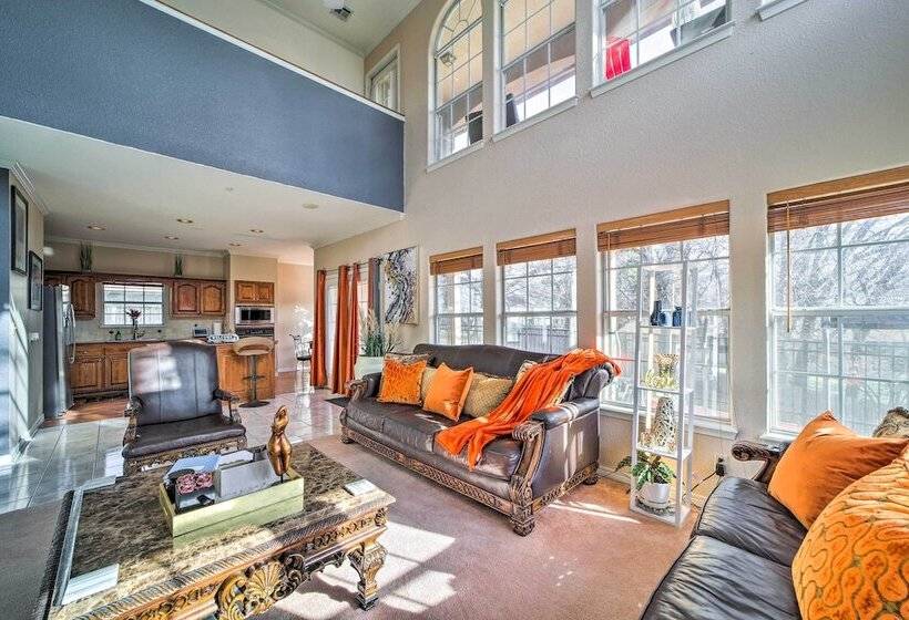 Upscale Home W/ Views & Game Room!