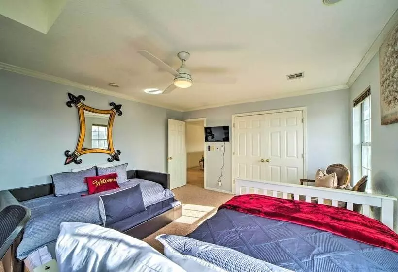 Upscale Home W/ Views & Game Room!