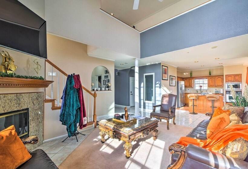 Upscale Home W/ Views & Game Room!