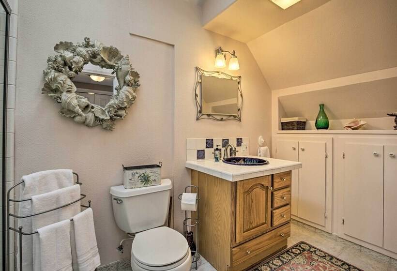 Waldport Beach House W/ Loft, Grill & Ocean Views!